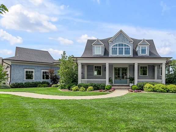 2nd image of 415 Keene Manor Cir