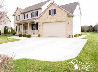 15474 Birchdale Cir, Monroe, MI 48161