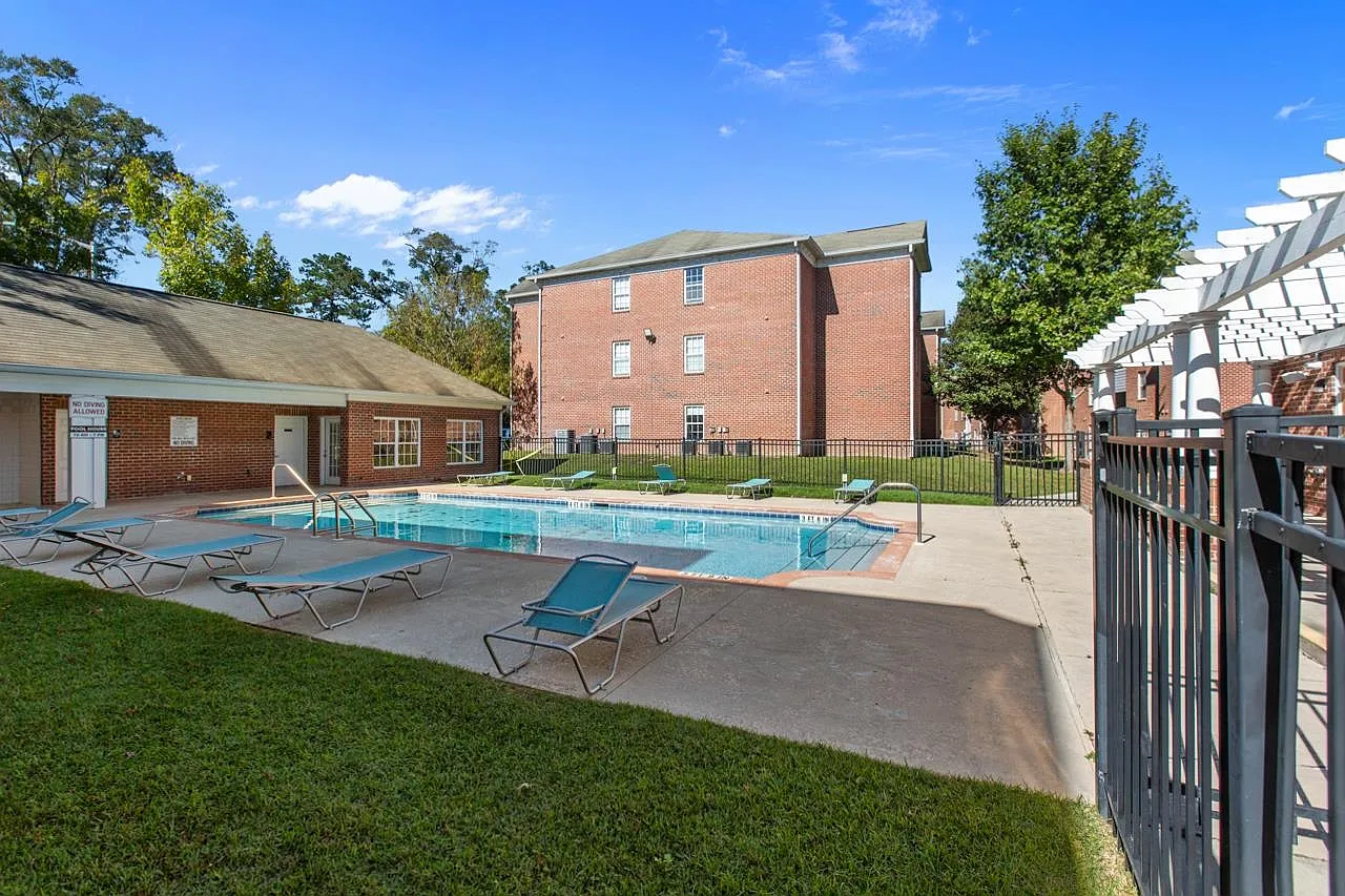 2 bed, 2.0 bath, 1037 sqft, $1,250 — Photo 1