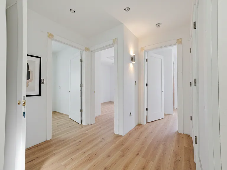 1035 Commonwealth Ave — Photo 9