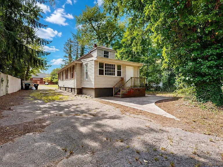316 Pitney Rd — Photo 42