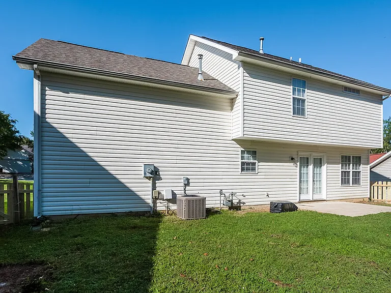 7425 Saddle Trail Ln — Photo 14
