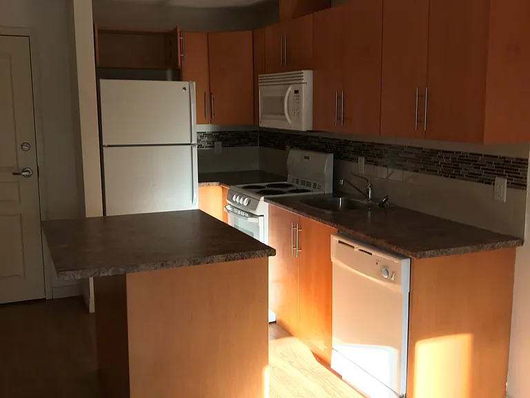 222 Portland St — Photo 9