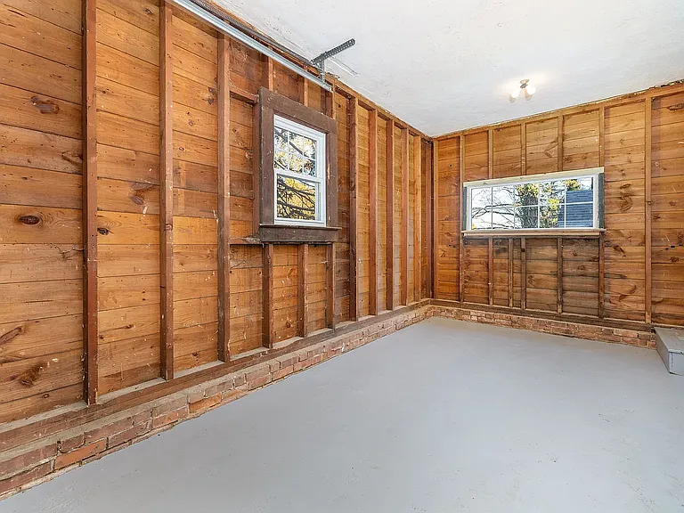 51 Hepburn Rd — Photo 31