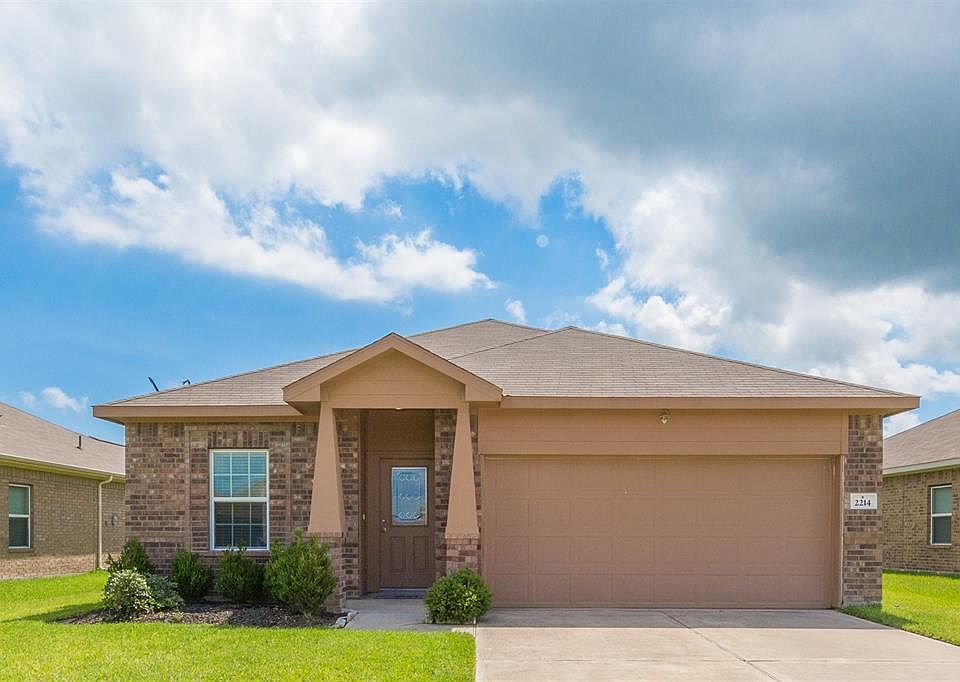1st image of 2214 Emerald Ln