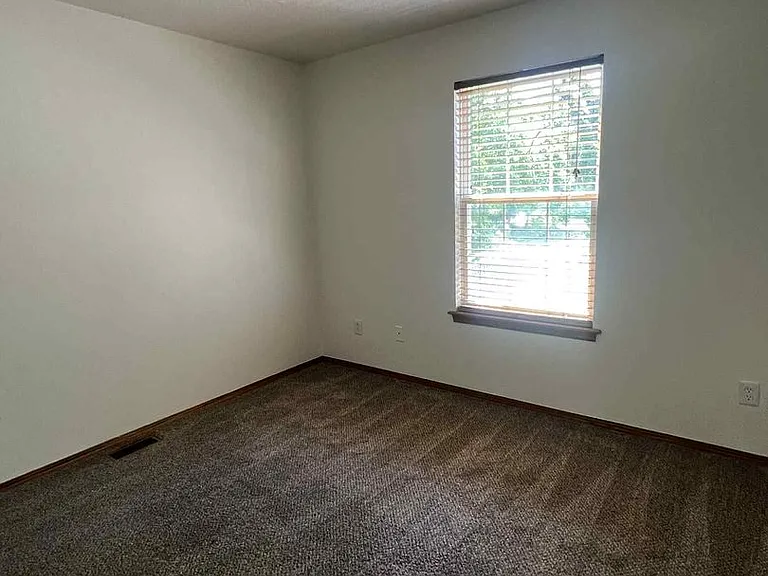 3436 S Moffet Ave — Photo 7