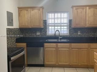 533 NW 40th St, Miami, FL 33127