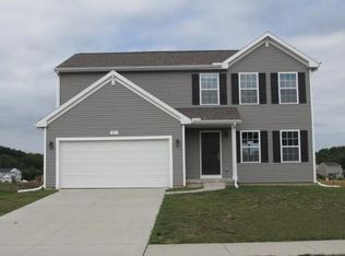 451 Oak View Dr, Middleville, MI 49333