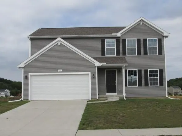 451 Oak View Dr, Middleville, MI 49333