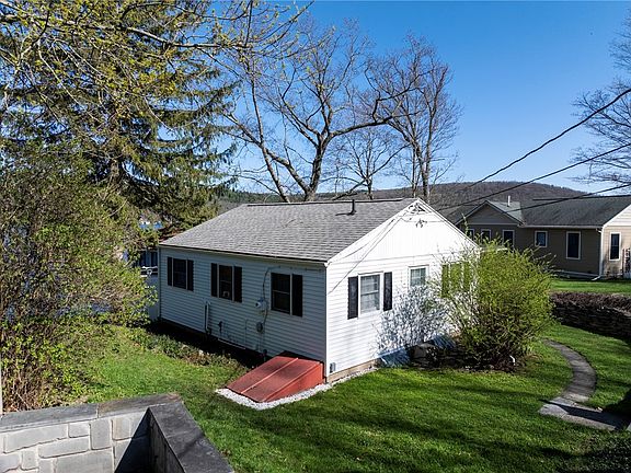 5th image of 2670 Cottage Rd