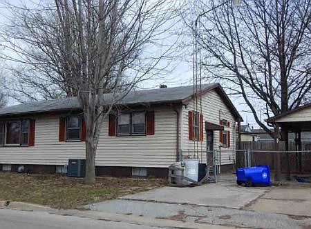2nd image of 2103 E Lawrence St