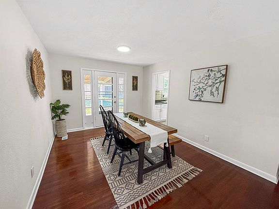 4th image of 3623 E Funston St