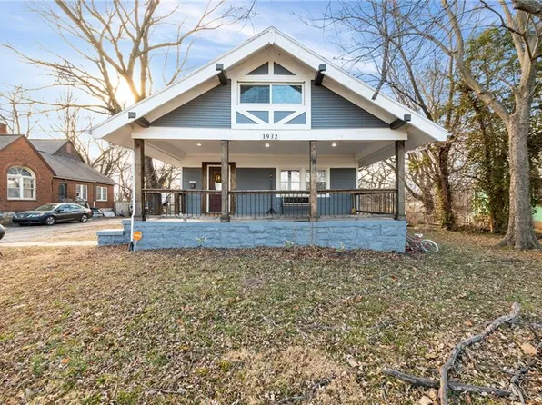 1932 Praun Ln, Kansas City, KS 66102