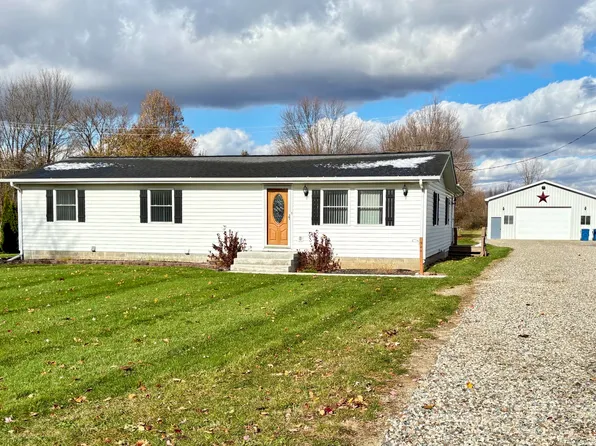 944 Lukesport Rd, Quincy, MI 49082