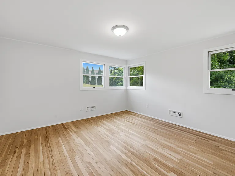 5 Lilac Ln — Photo 16