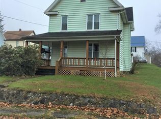 14 Church St, Rouseville, PA 16344