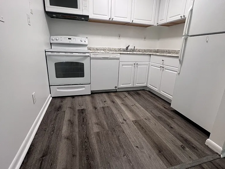 1026 Adams Ave #3C — Photo 4