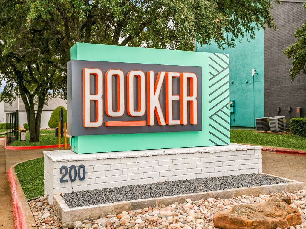 The Booker — Photo 2