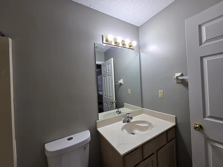 7733 Shadowland Dr — Photo 20
