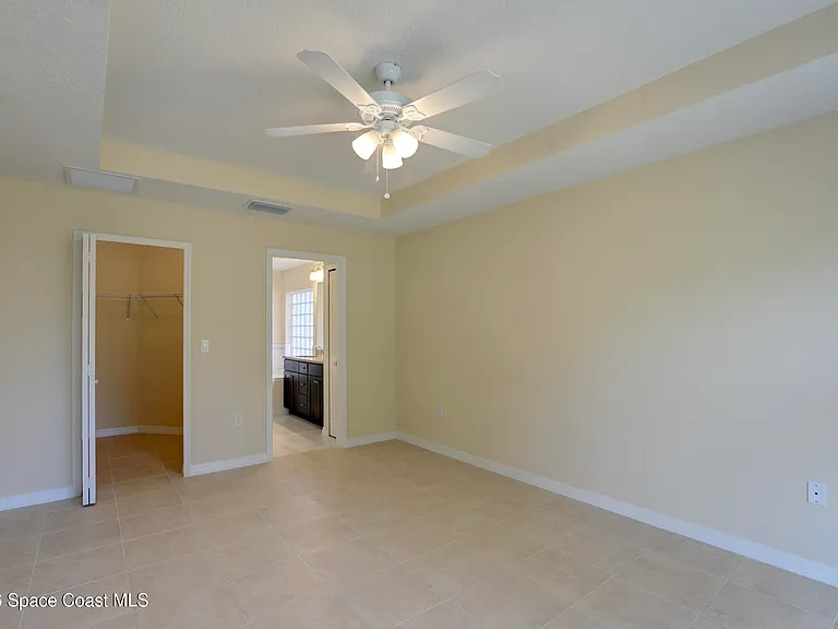 743 Breakwater Ter — Photo 21