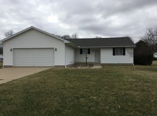 310 Potawatomi Dr, Tiskilwa, IL 61368