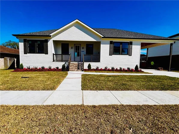 421 Firethorn Dr, Gretna, LA 70056