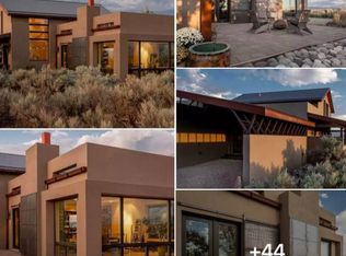 19 Mesa Sea Rd, Arroyo Hondo, NM 87513