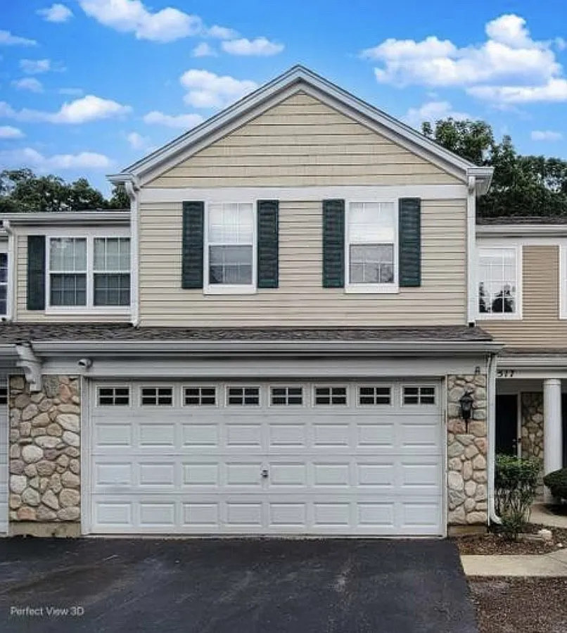 2517 Oak Tree Ln — Photo 1