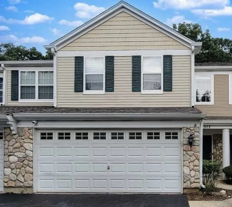 2517 Oak Tree Ln