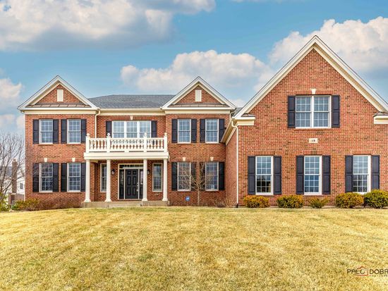 19 Rainier Cir, South Barrington, IL 60010
