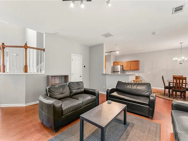 3218 Saville St SW — Photo 3