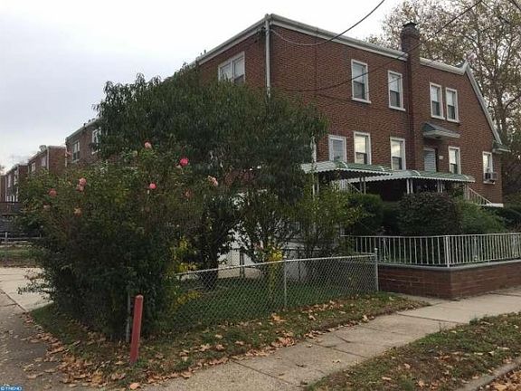 3rd image of 1501 E Washington Ln