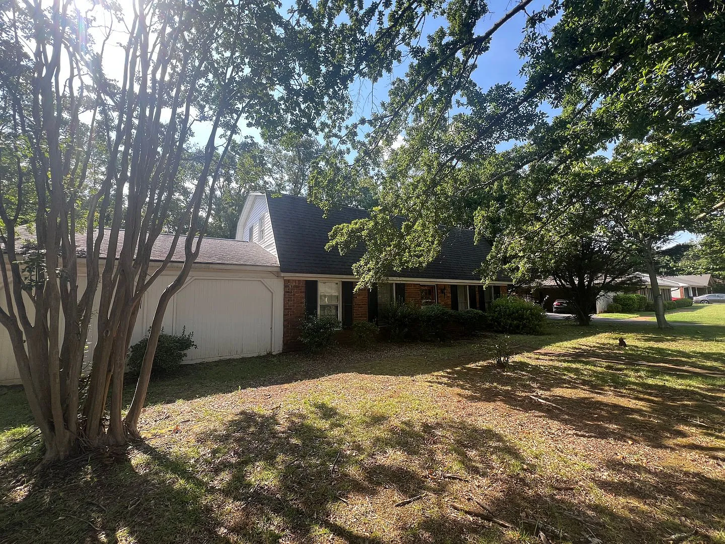 3 bedroom 2 bathroom two story home — Photo 2