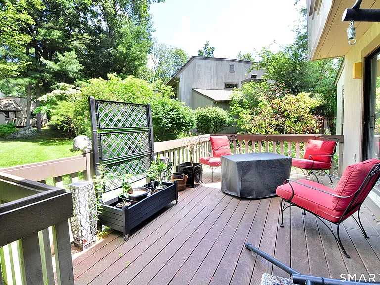 16 Applewood Ln #16 — Photo 35