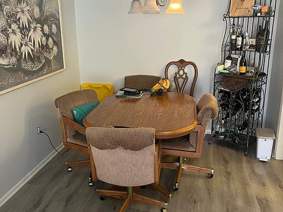 4th image of 3249 Beneva Rd Unit 204