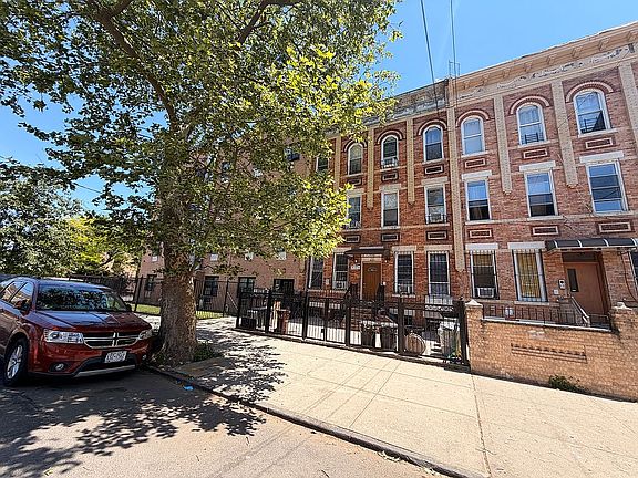 2nd image of 433 Wyona St