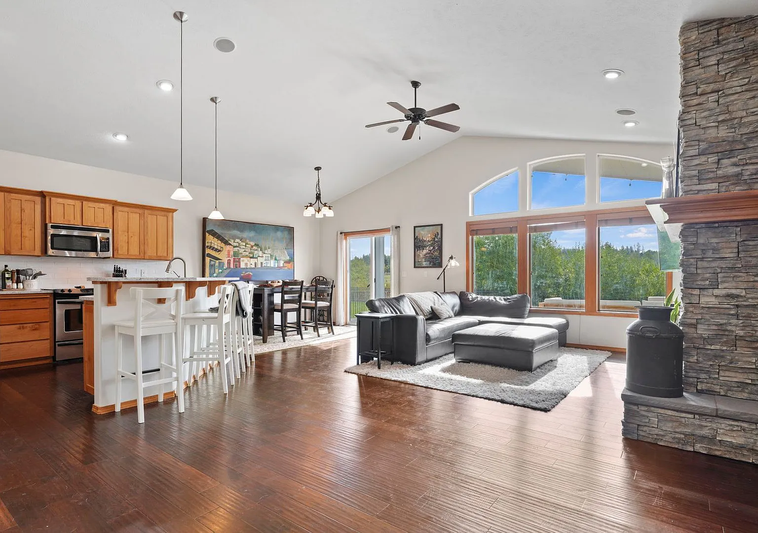 **Coming Soon - Available Early November** Beautiful 3 bedroom 2 bath Home On The Plains Golf Cou... — Photo 2