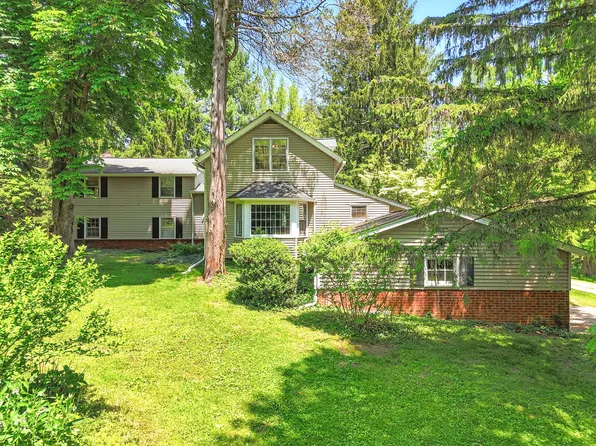 37845 Miles Rd, Moreland Hills, OH 44022