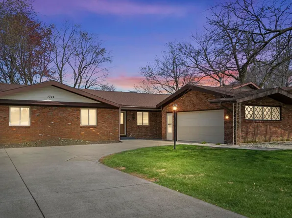1324 Pelham Dr, Fort Wayne, IN 46825