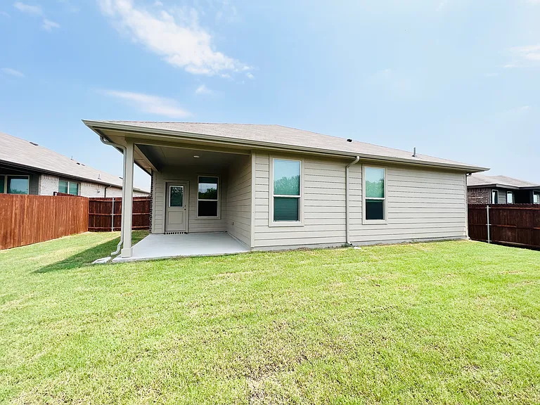 8636 Centerboard Ln — Photo 32