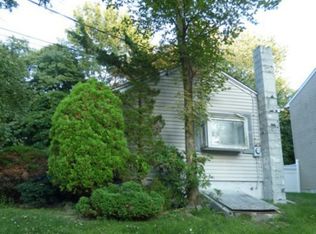 29 E Shore Trl, Stockholm, NJ 07460