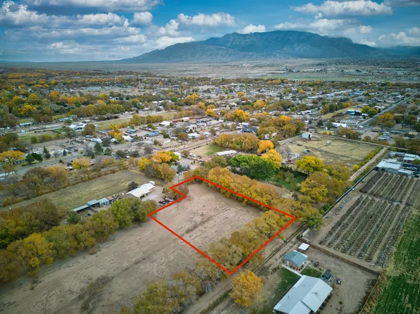 520 Daniela Ln NW, Albuquerque, NM 87114