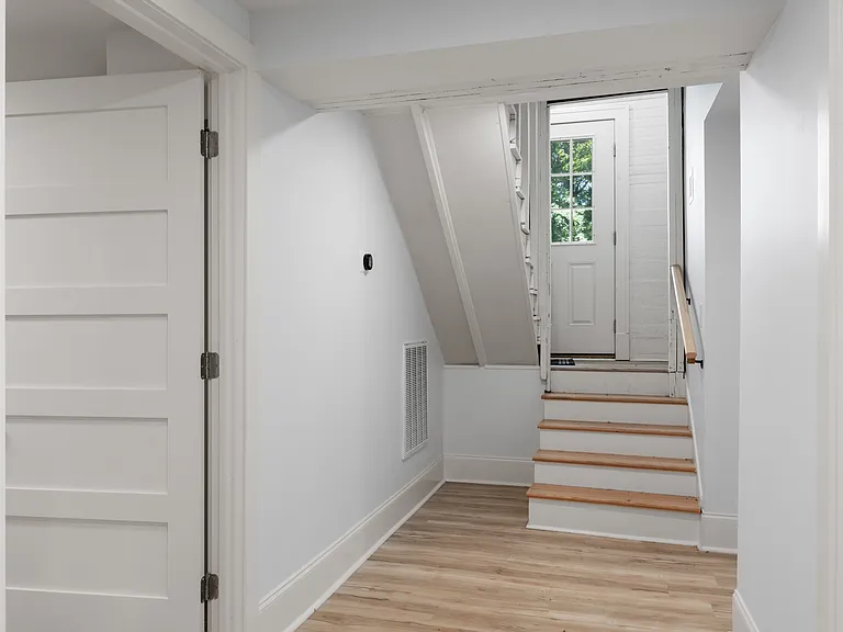 421 Heathcliff St — Photo 28