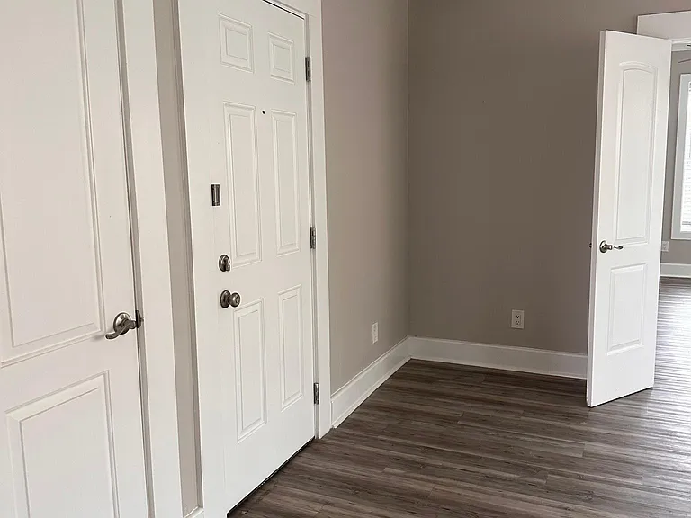 4625 E Side Ave #4 — Photo 6