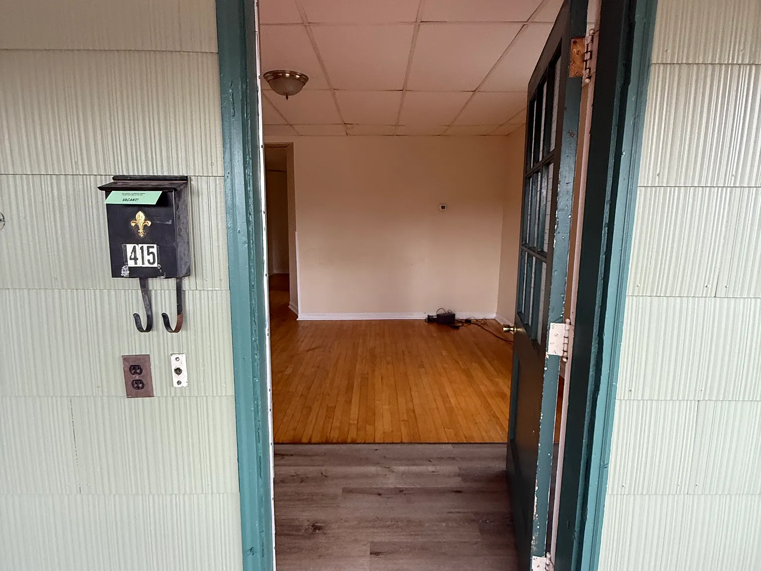 2 bed, $900 — Photo 1