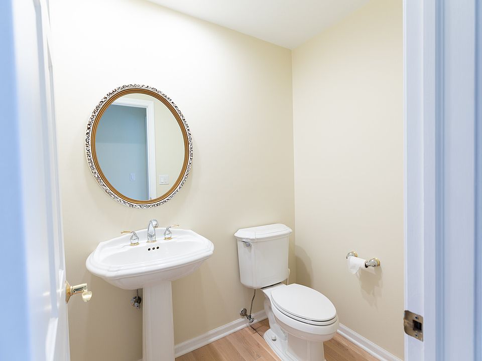 1st image of 3300 Saratoga Ave
