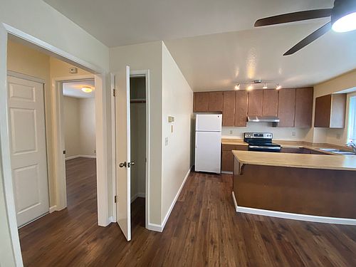 5th image of 148 Clay St #B