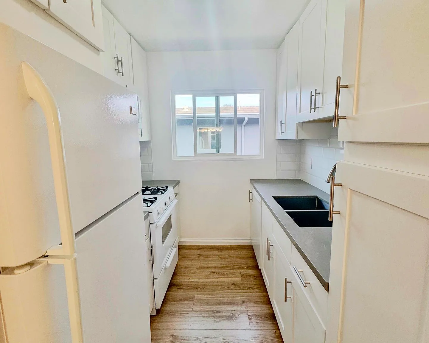 642 N. Hayworth Ave. — Photo 4
