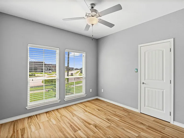 6913 Bella Di Giorno Dr — Photo 11