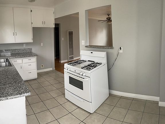 3rd image of 10421 Floral Dr